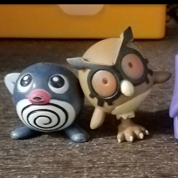 Pokemon Mini Vintage Figurines: Poliwag & Hoot Hoot - Picture 1 of 3